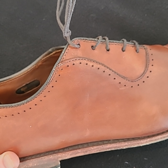 Allen Edmonds Men 11 B Vernon Saddle Brown Plain Perf Toe 8838, like new - Picture 7 of 8
